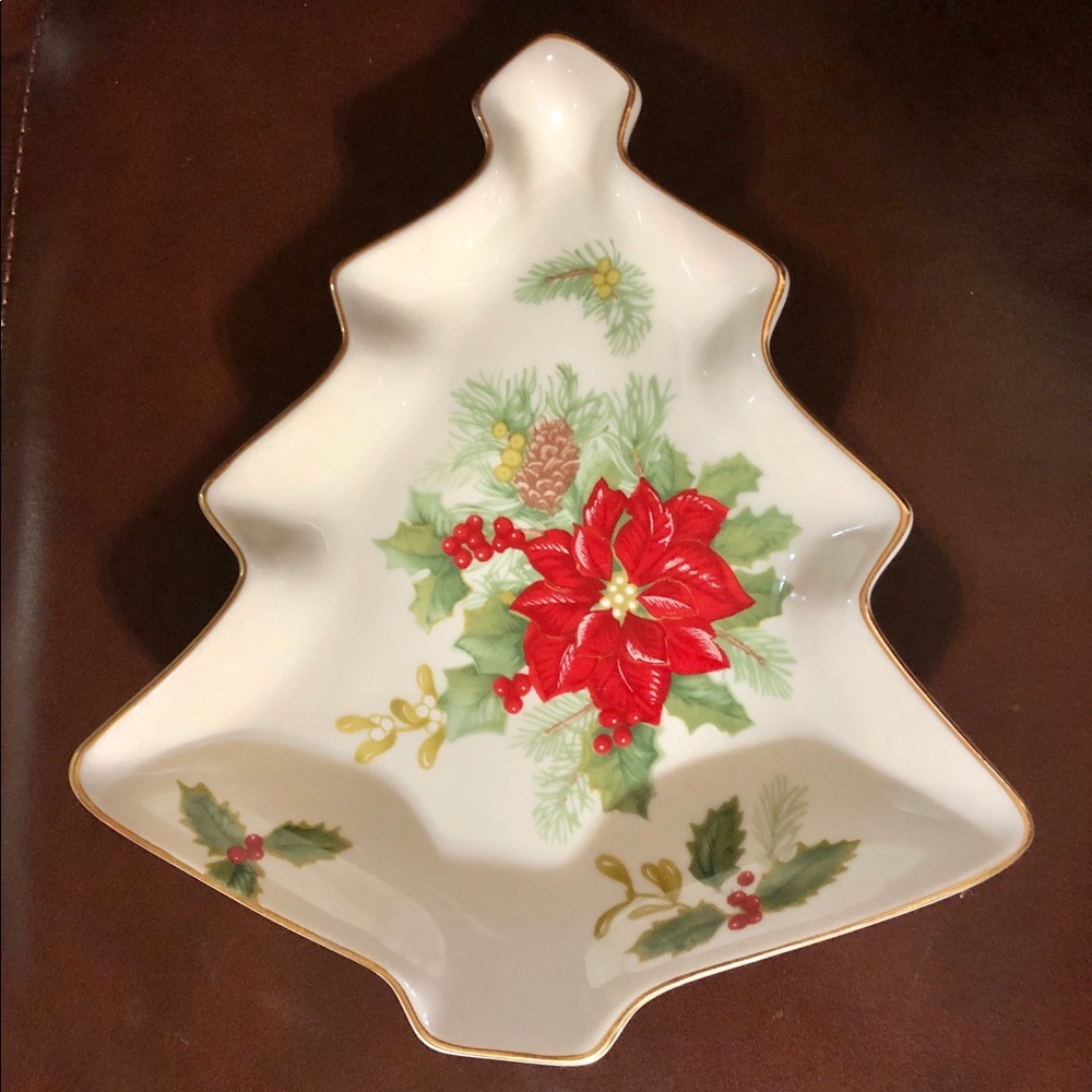 🌺 Antique Fine Porcelain Floral Tree Shaped Dish 🌺